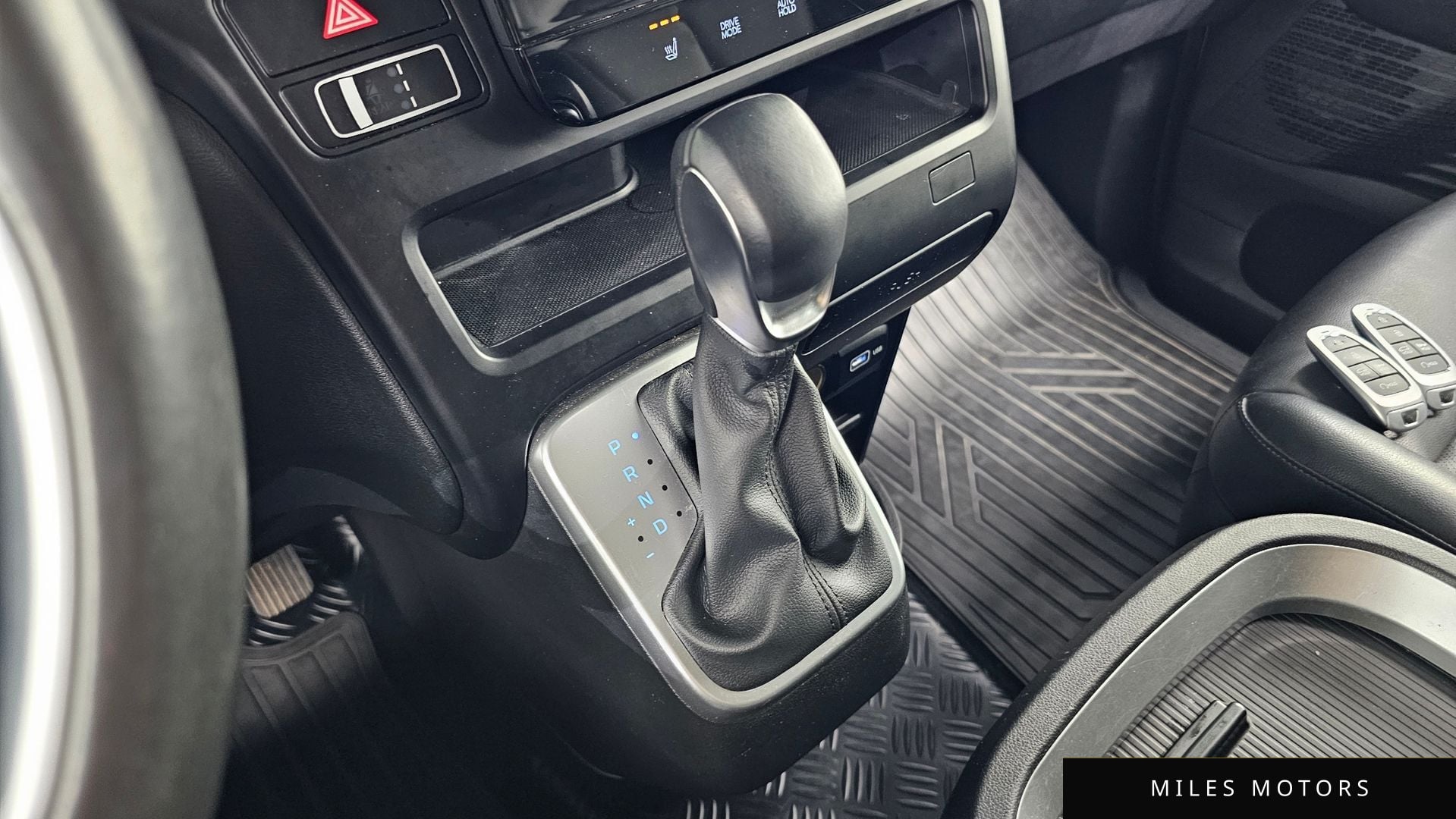 Hyundai Staria 2022 — миниатюра 12
