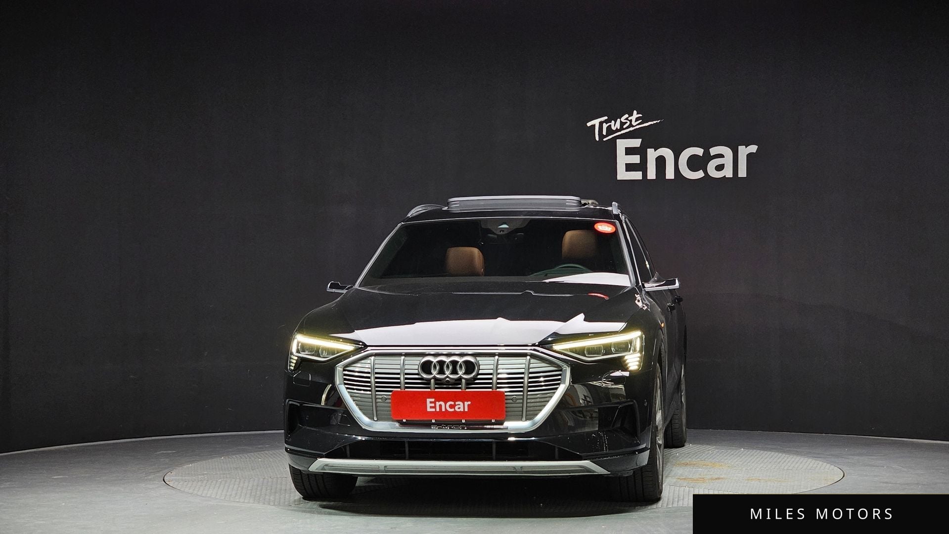 Audi e-tron 2020 — миниатюра 3