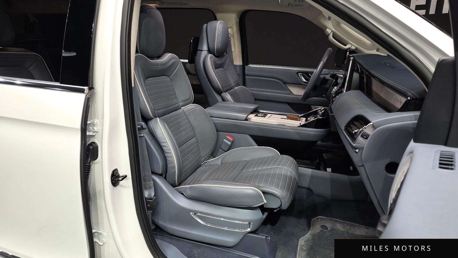 Lincoln Navigator 2020 — миниатюра 11