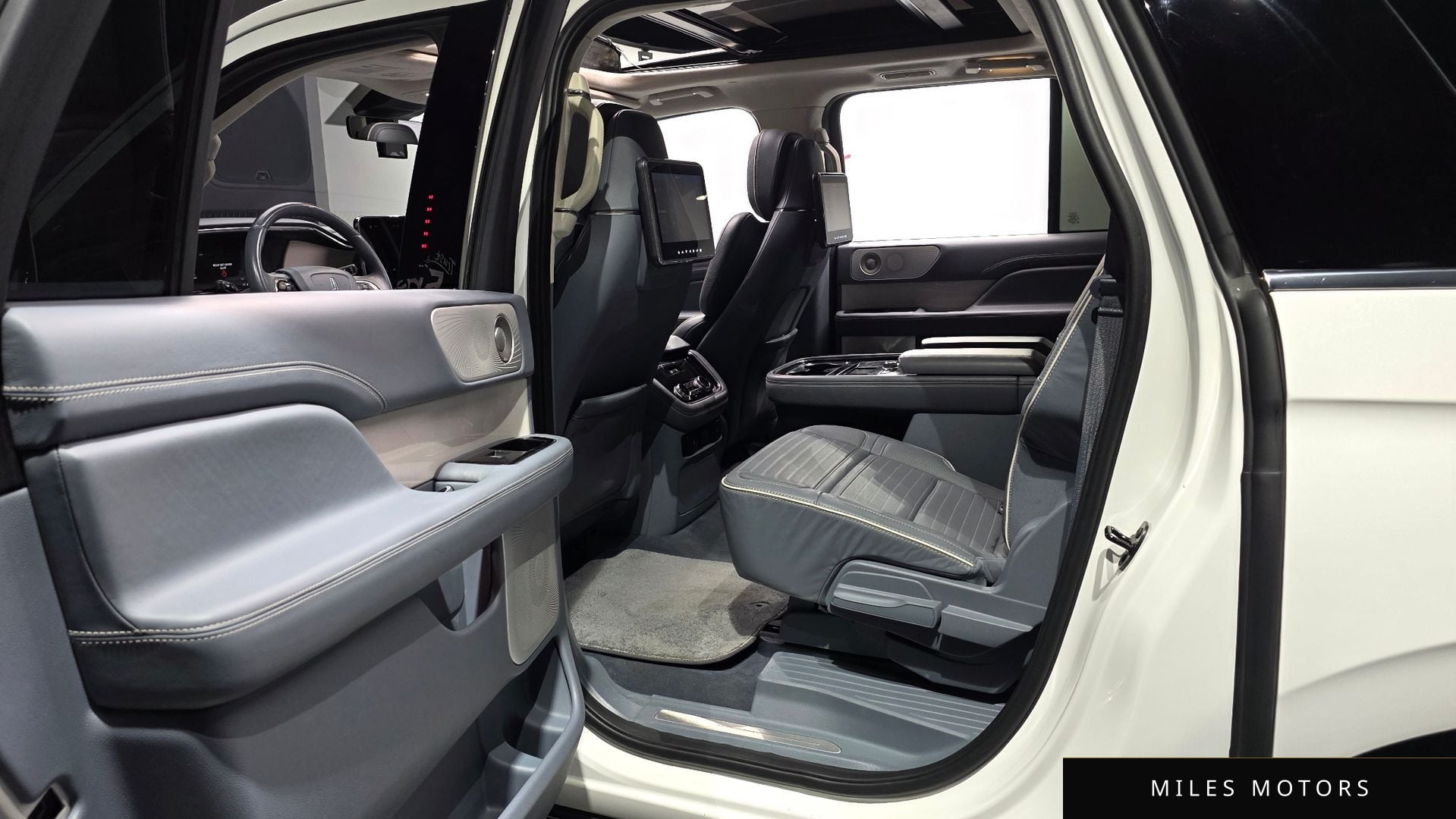Lincoln Navigator 2020 — миниатюра 12