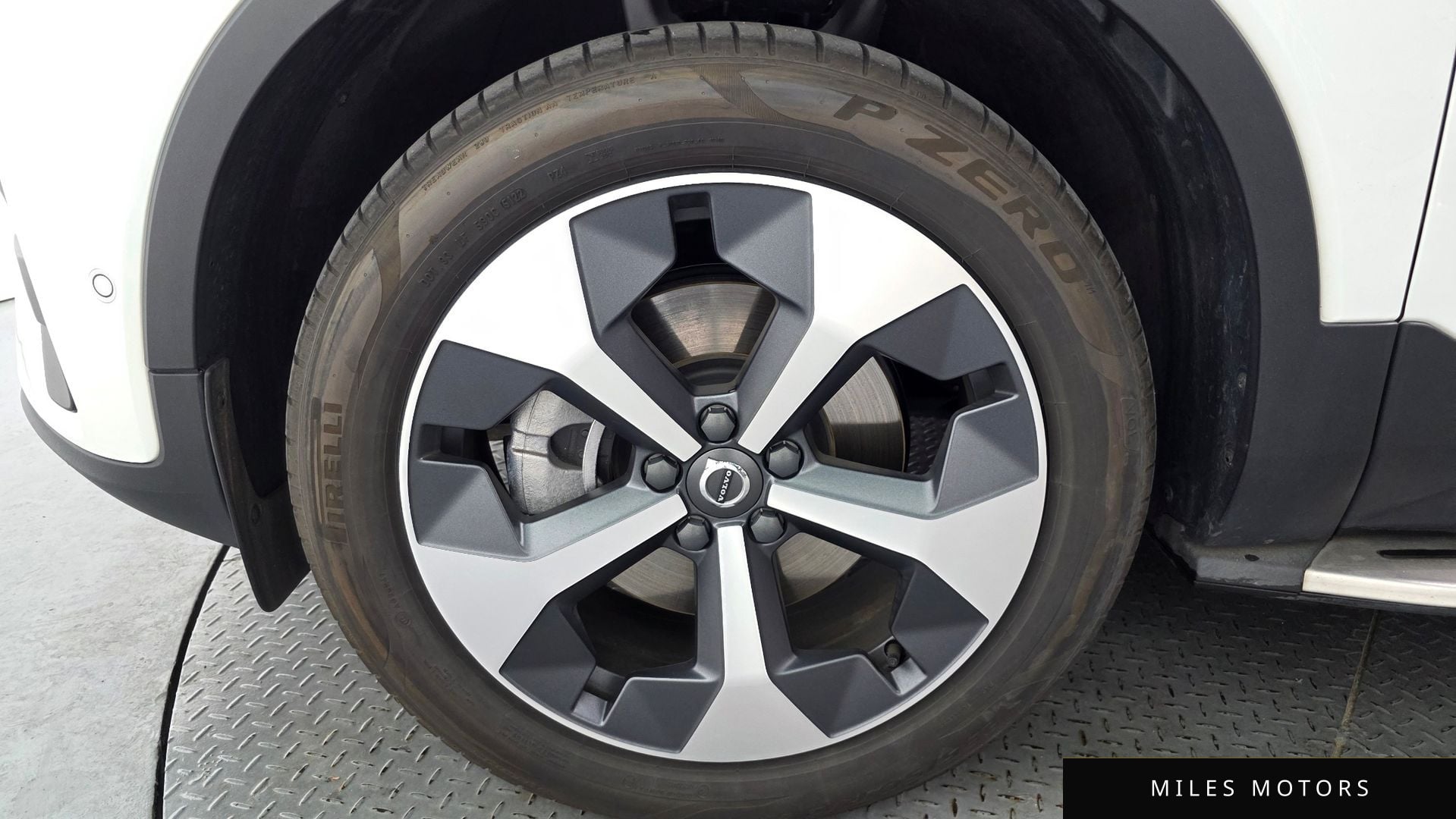 Volvo XC40 2023 — миниатюра 4