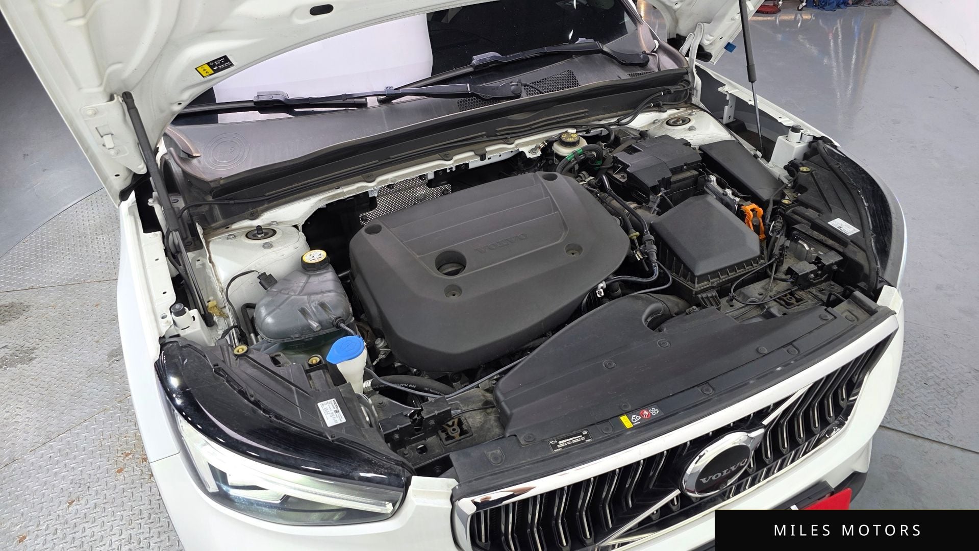 Volvo XC40 2023 — миниатюра 5