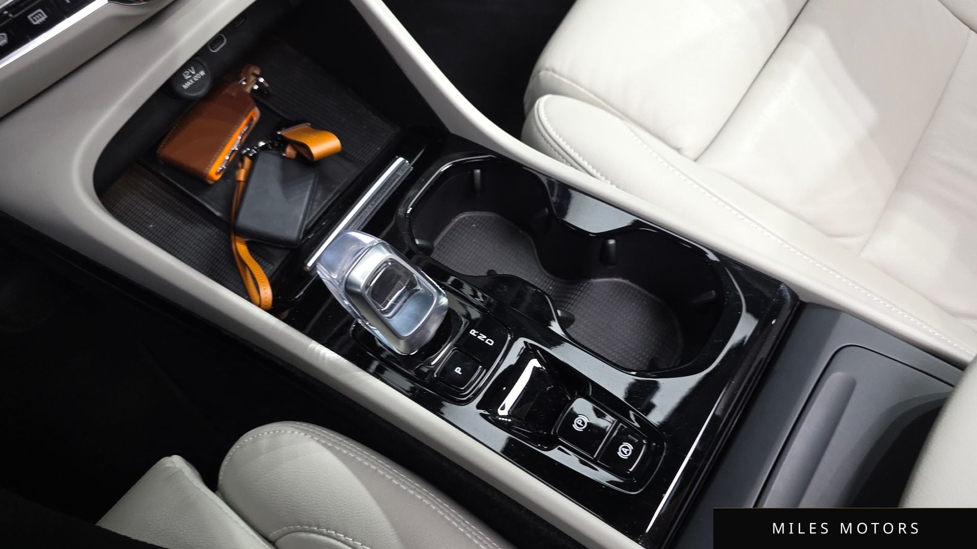 Volvo XC40 2023 — миниатюра 11