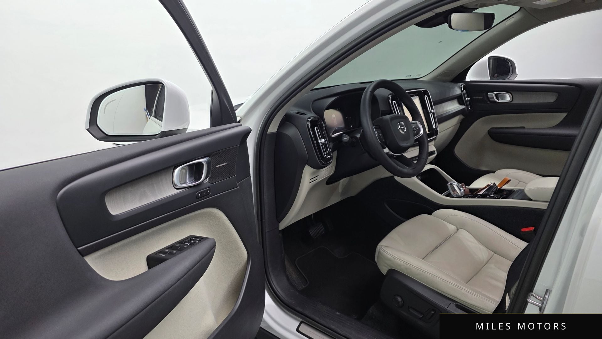 Volvo XC40 2023 — миниатюра 12