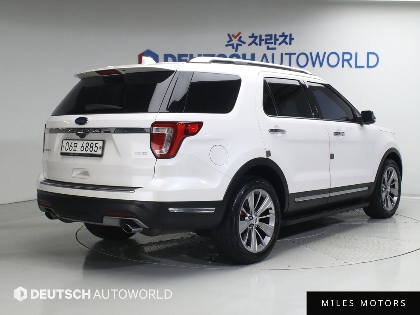 Ford Explorer 2018 — миниатюра 2