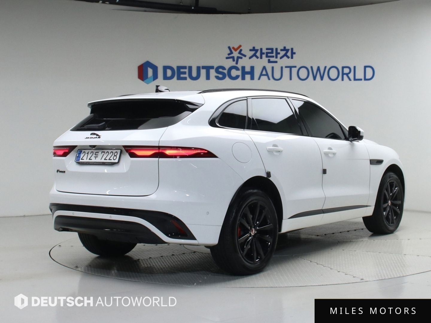 Jaguar F-PACE 2021 — миниатюра 2