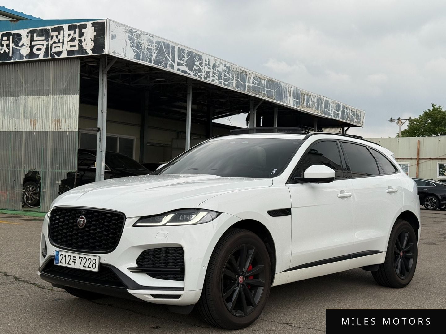 Jaguar F-PACE 2021 — миниатюра 3