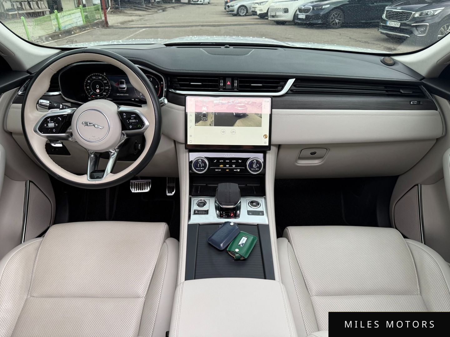 Jaguar F-PACE 2021 — миниатюра 5