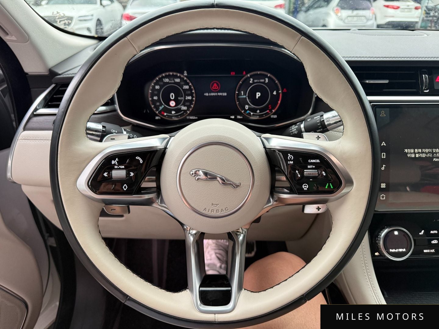 Jaguar F-PACE 2021 — миниатюра 8