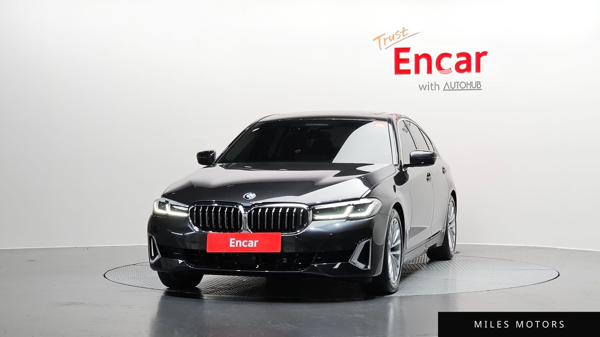 BMW 5 Series (G30) 2021 — миниатюра 3