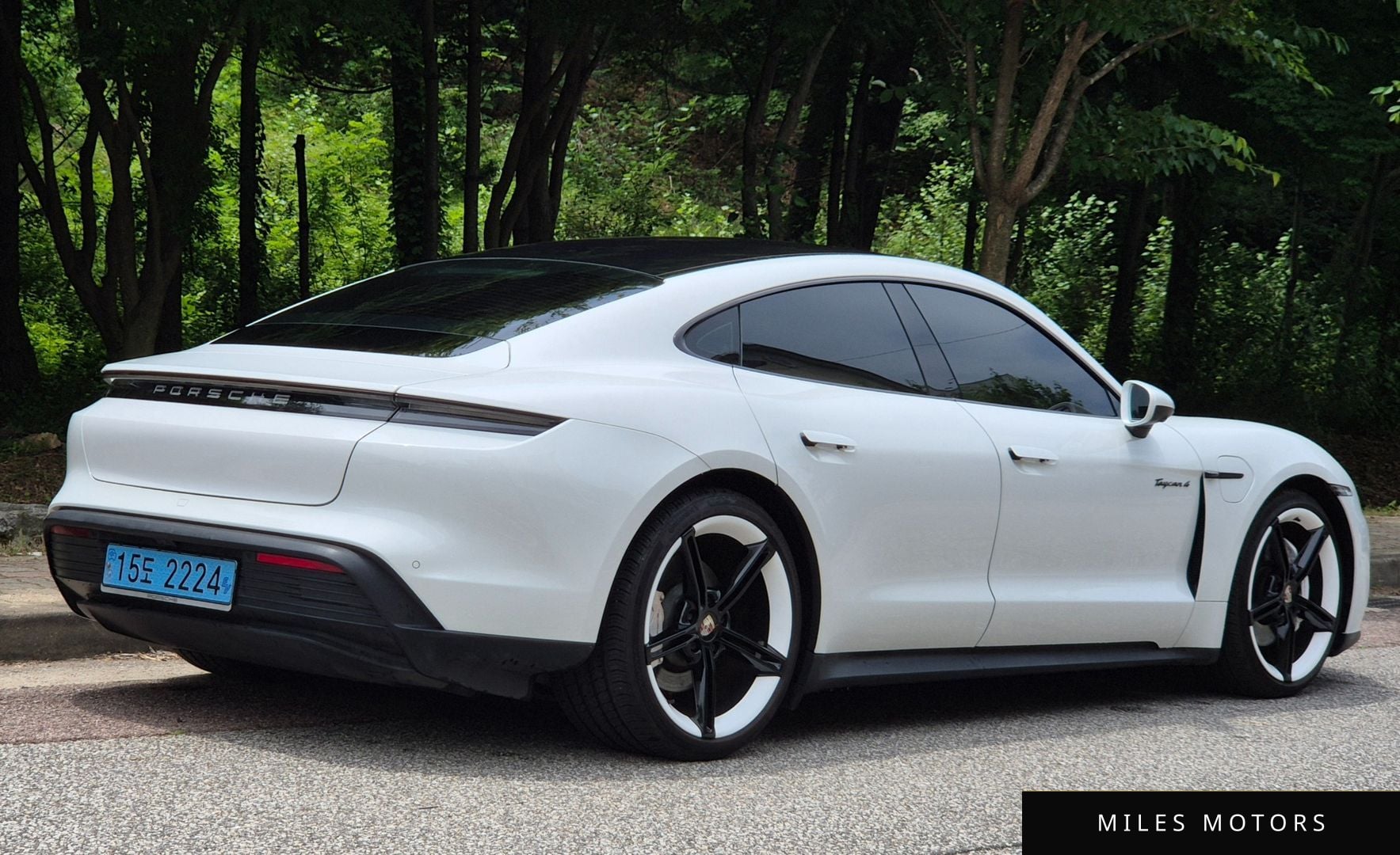 Porsche Taycan 2021 — миниатюра 2