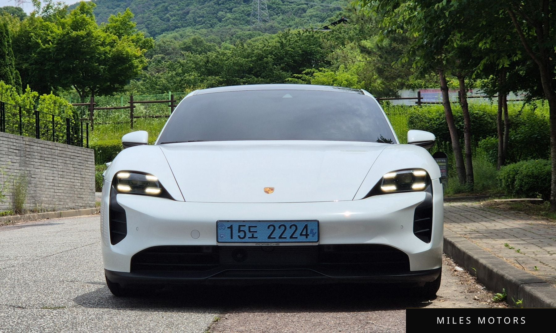Porsche Taycan 2021 — миниатюра 3