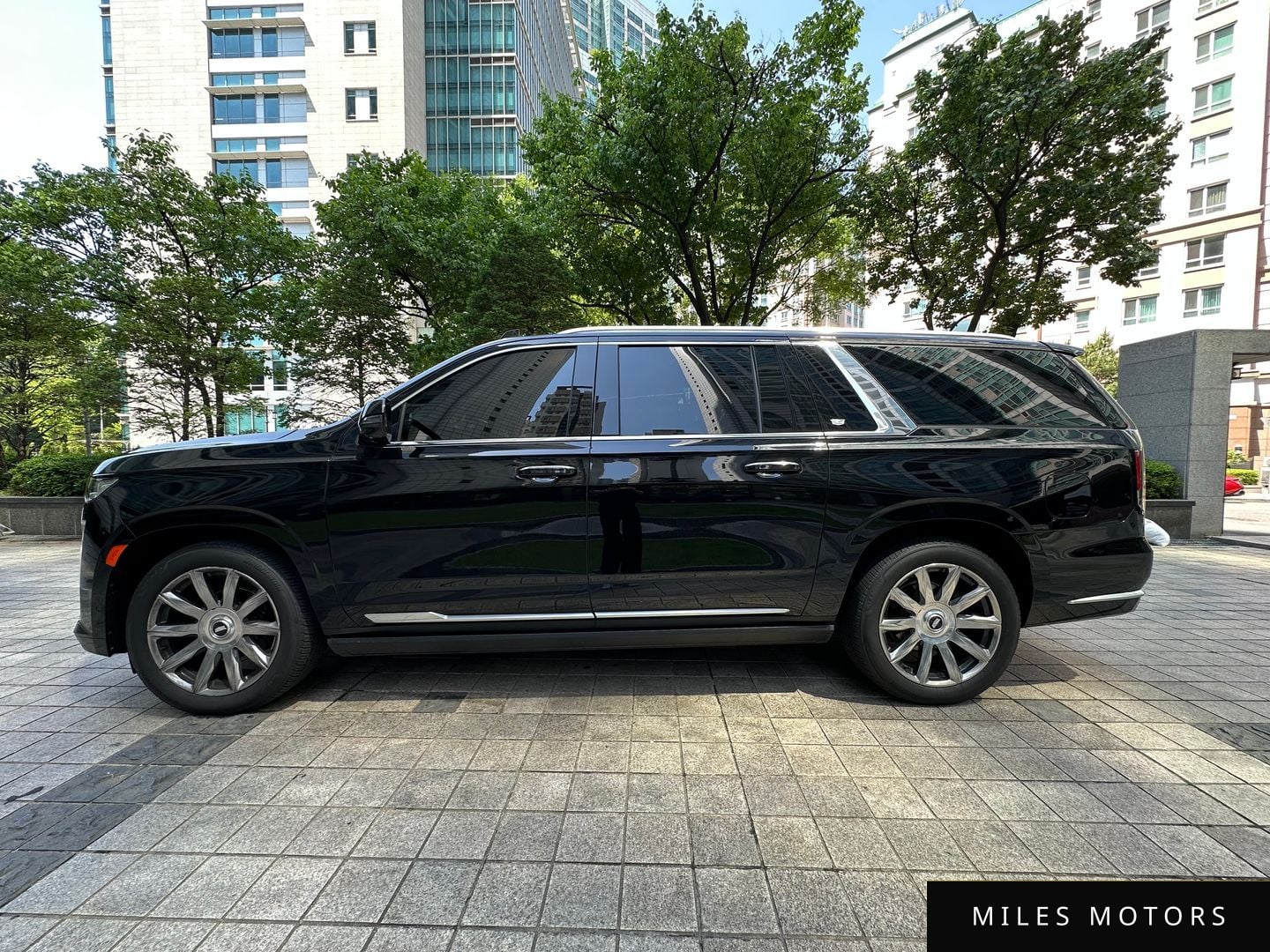 Cadillac Escalade 2021 — фото 1 из 12