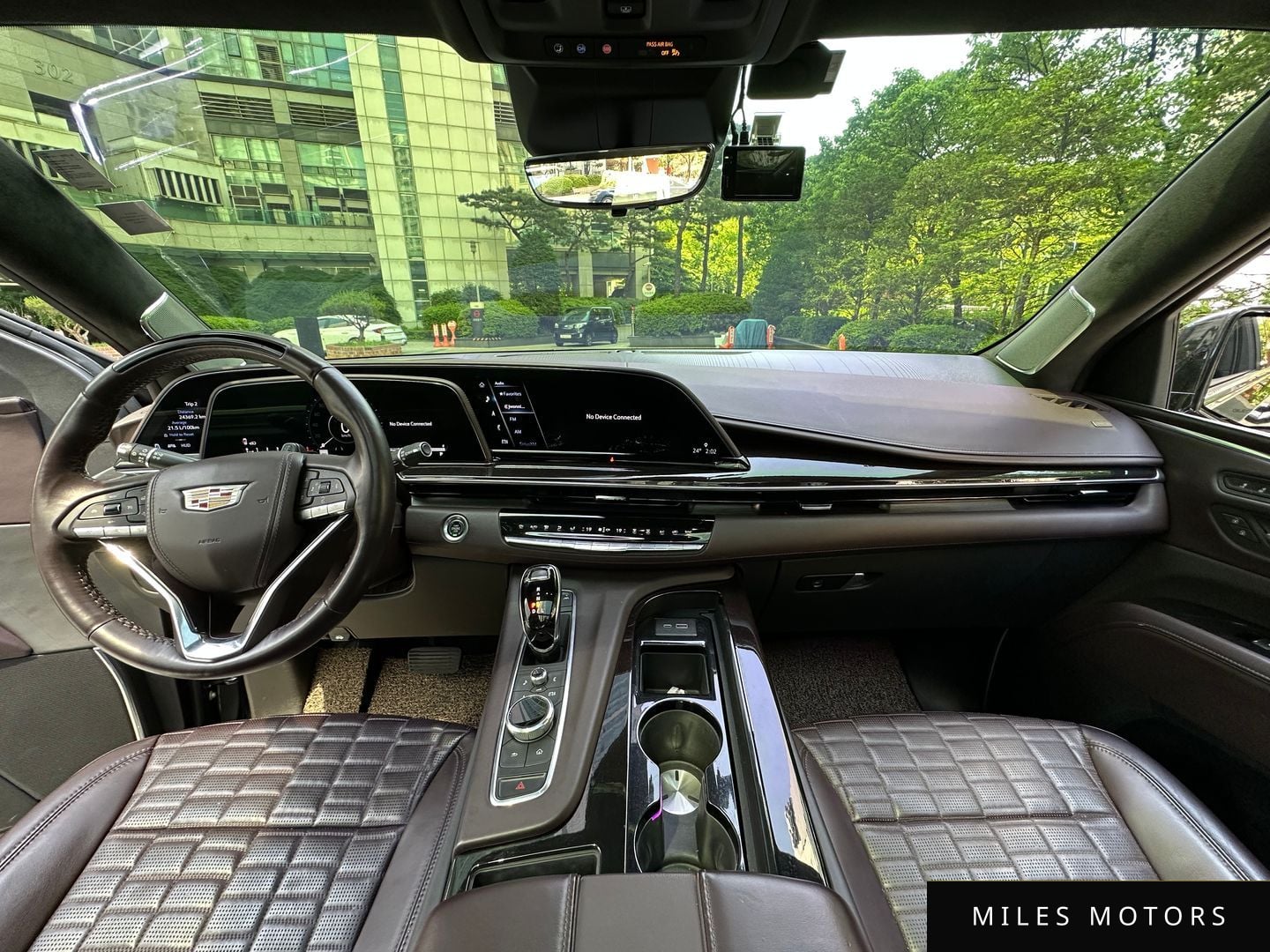 Cadillac Escalade 2021 — миниатюра 7