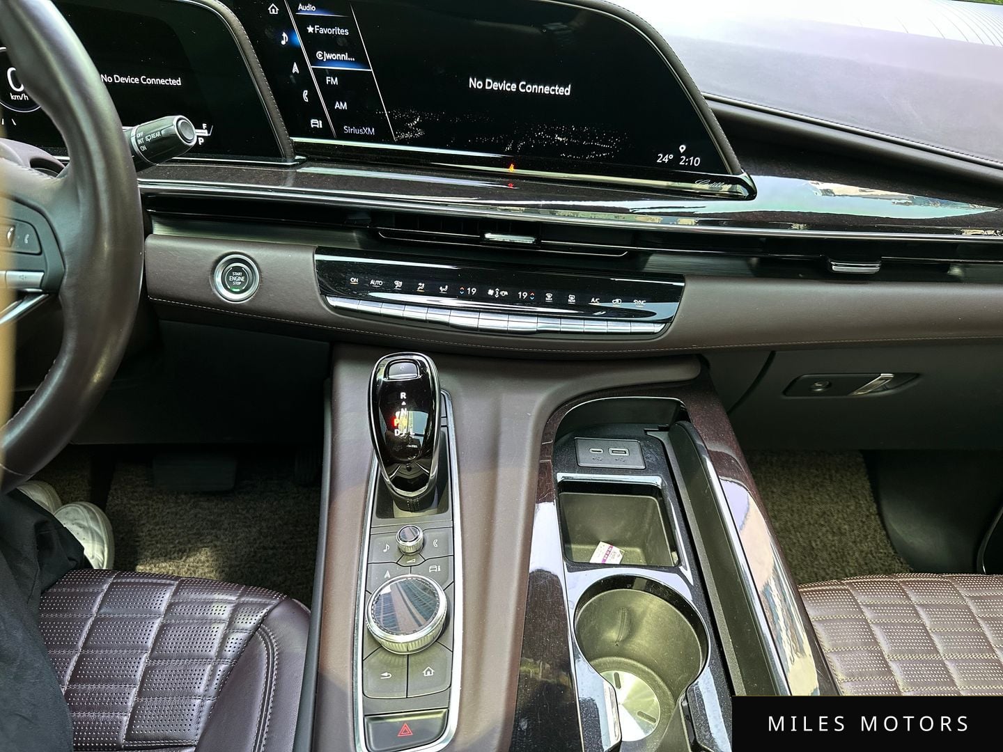 Cadillac Escalade 2021 — миниатюра 9
