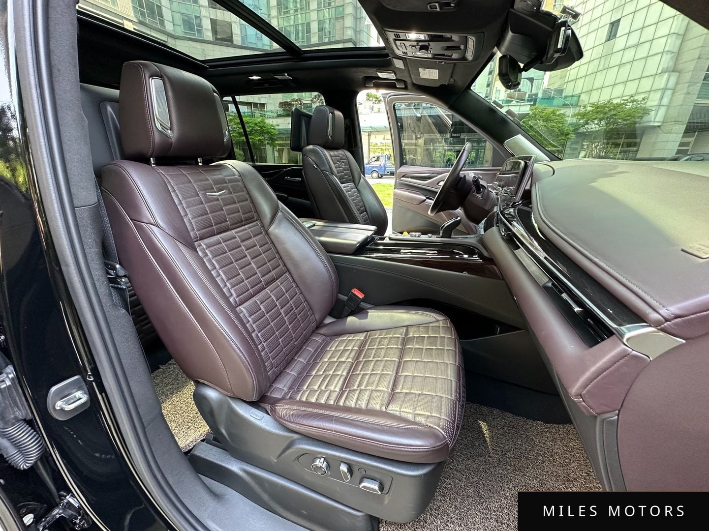 Cadillac Escalade 2021 — миниатюра 12