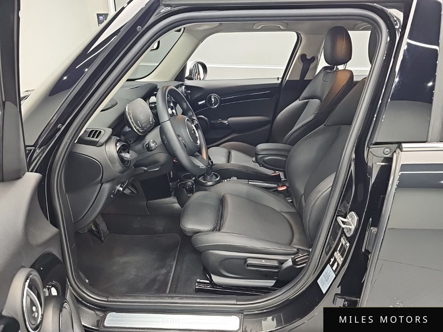 MINI Cooper 2023 — миниатюра 10