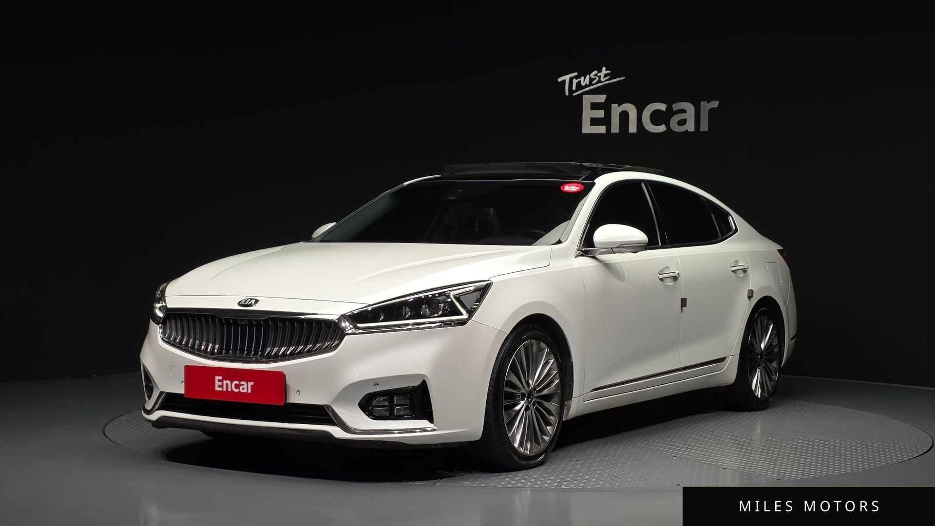 Kia K7 2017 — фото 1 из 12