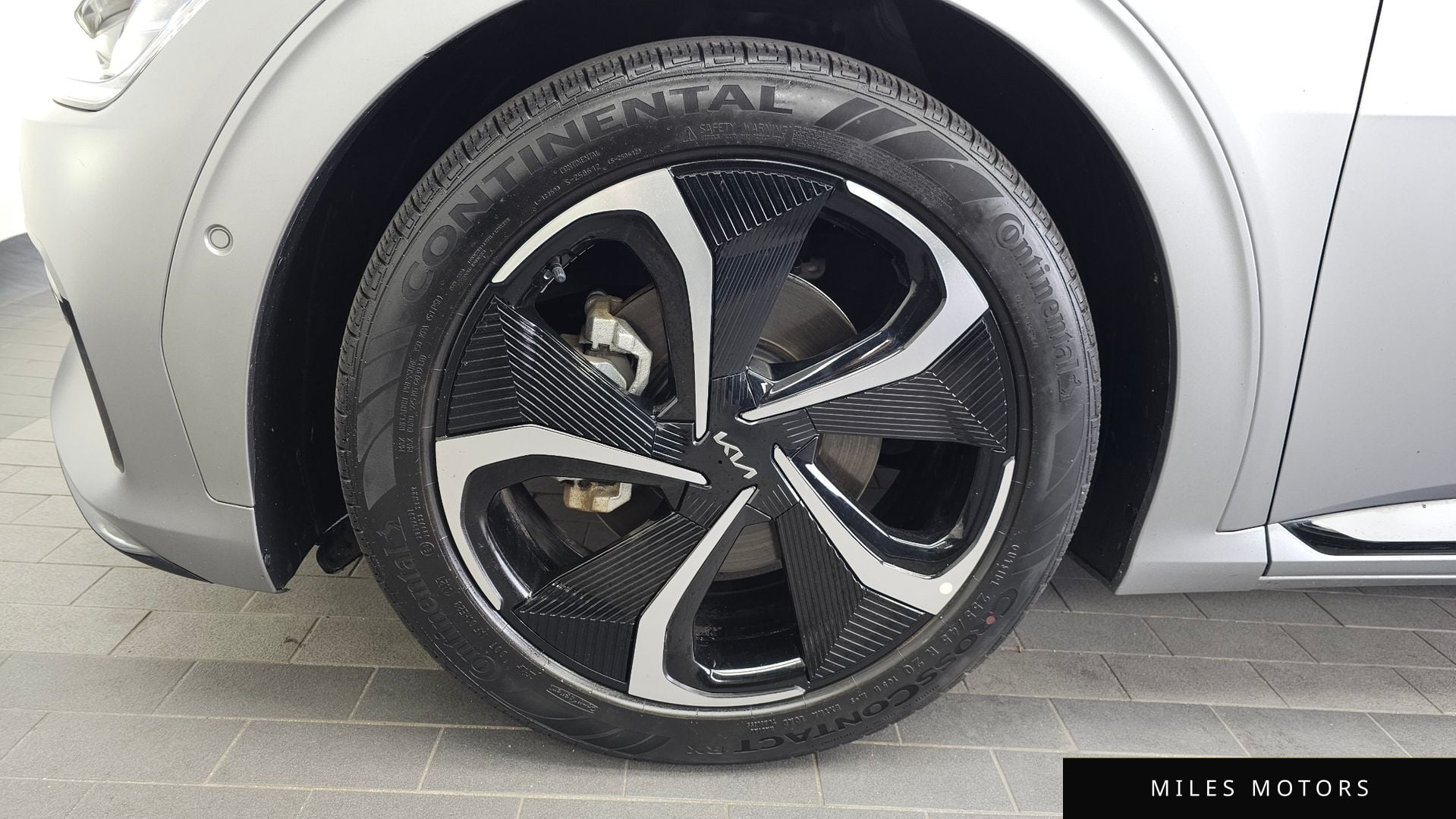 Kia EV6 2023 — миниатюра 5