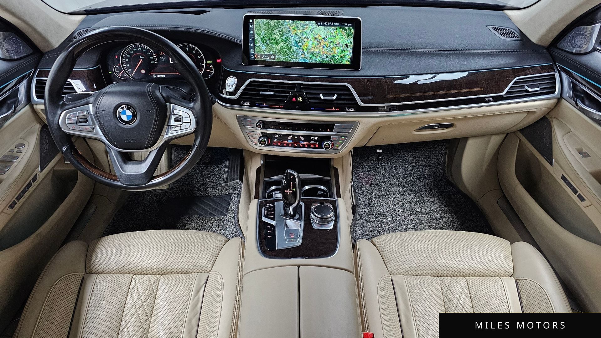 BMW 7 Series (G11) 2016 — миниатюра 7