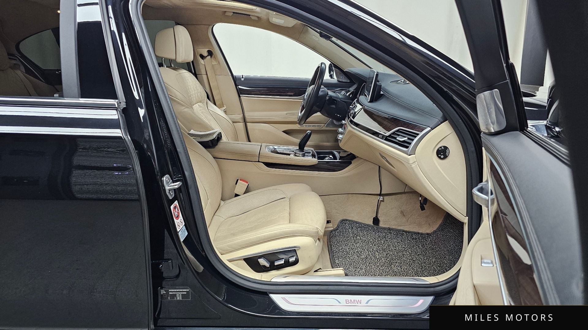 BMW 7 Series (G11) 2016 — миниатюра 11