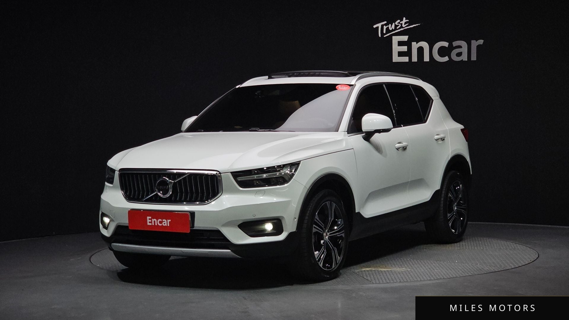 Volvo XC40 2020 — фото 1 из 12