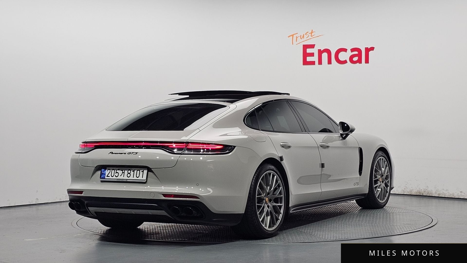 Porsche Panamera 2023 — фото 1 из 12