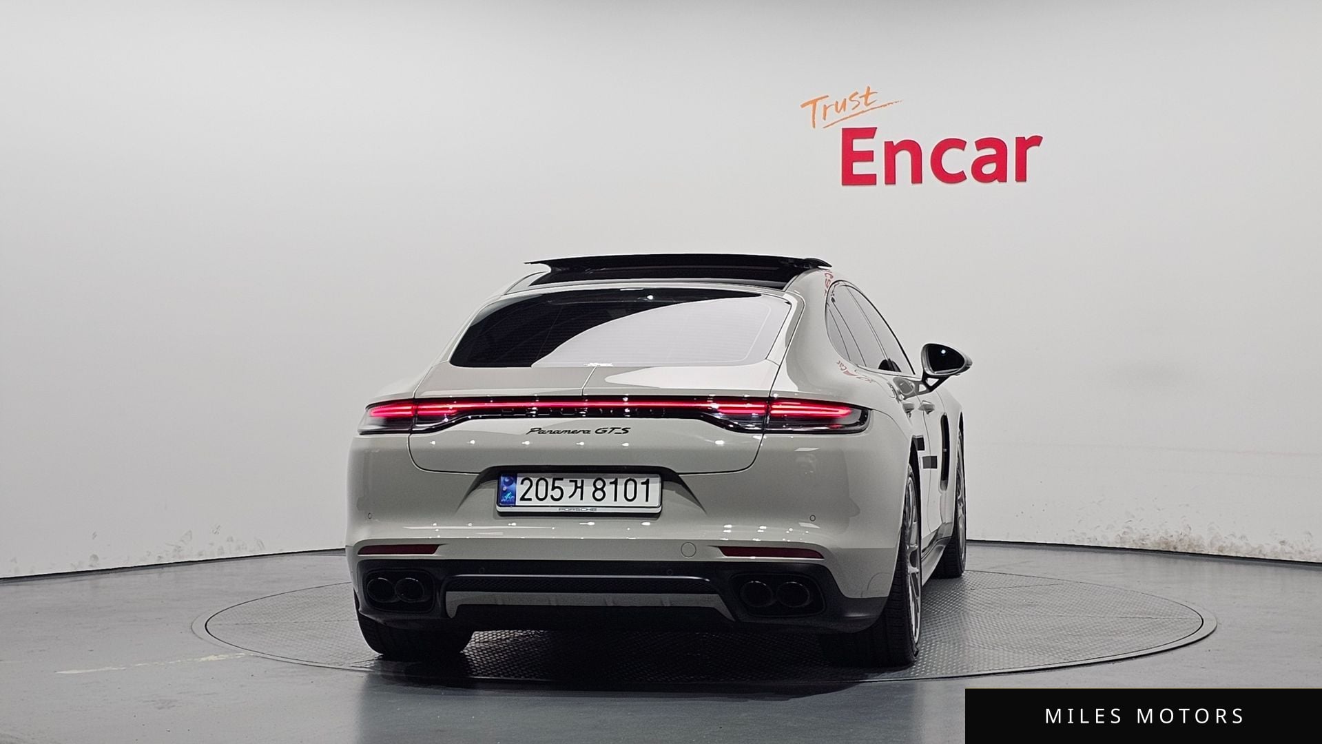 Porsche Panamera 2023 — миниатюра 3