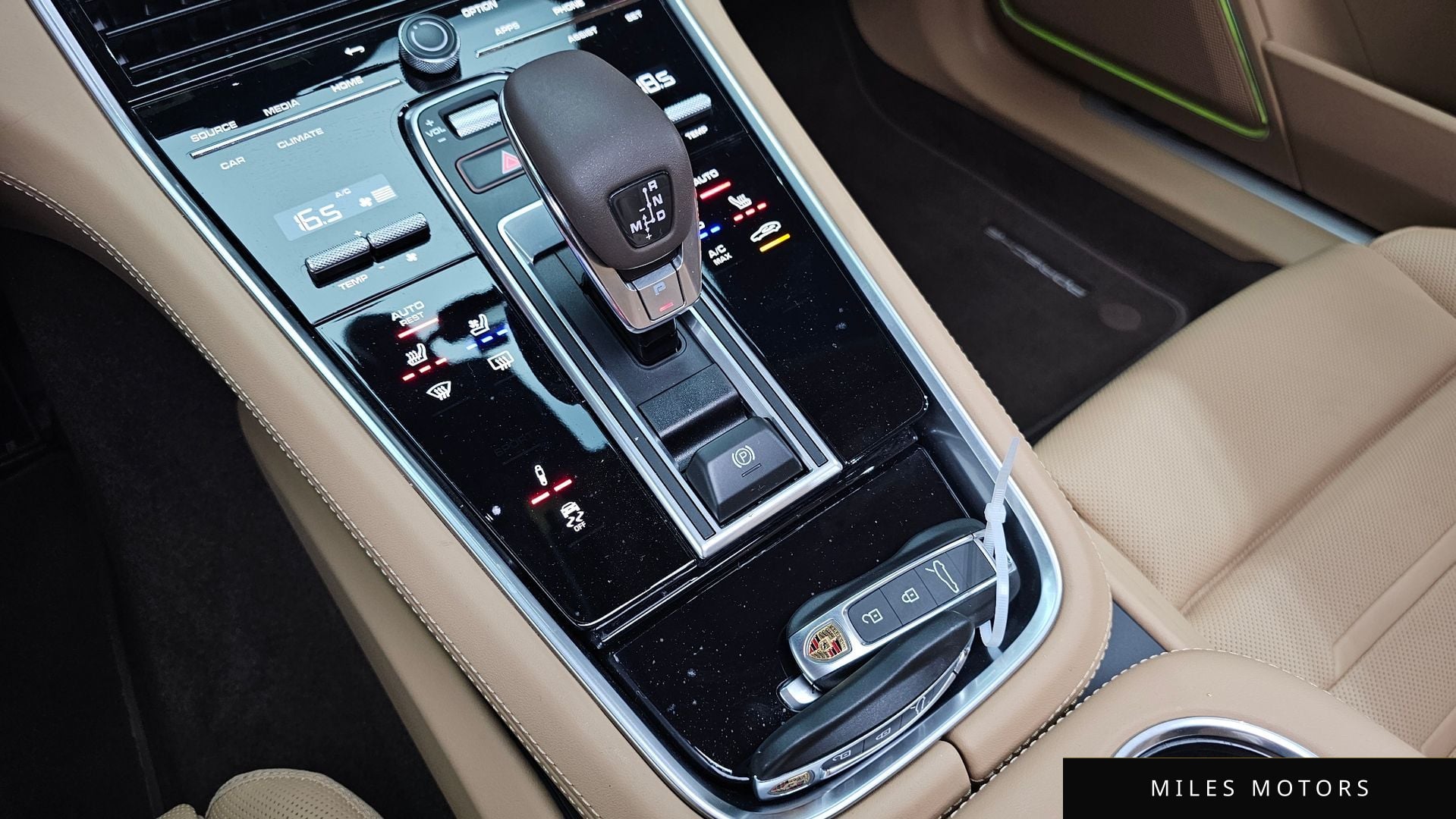 Porsche Panamera 2023 — миниатюра 11