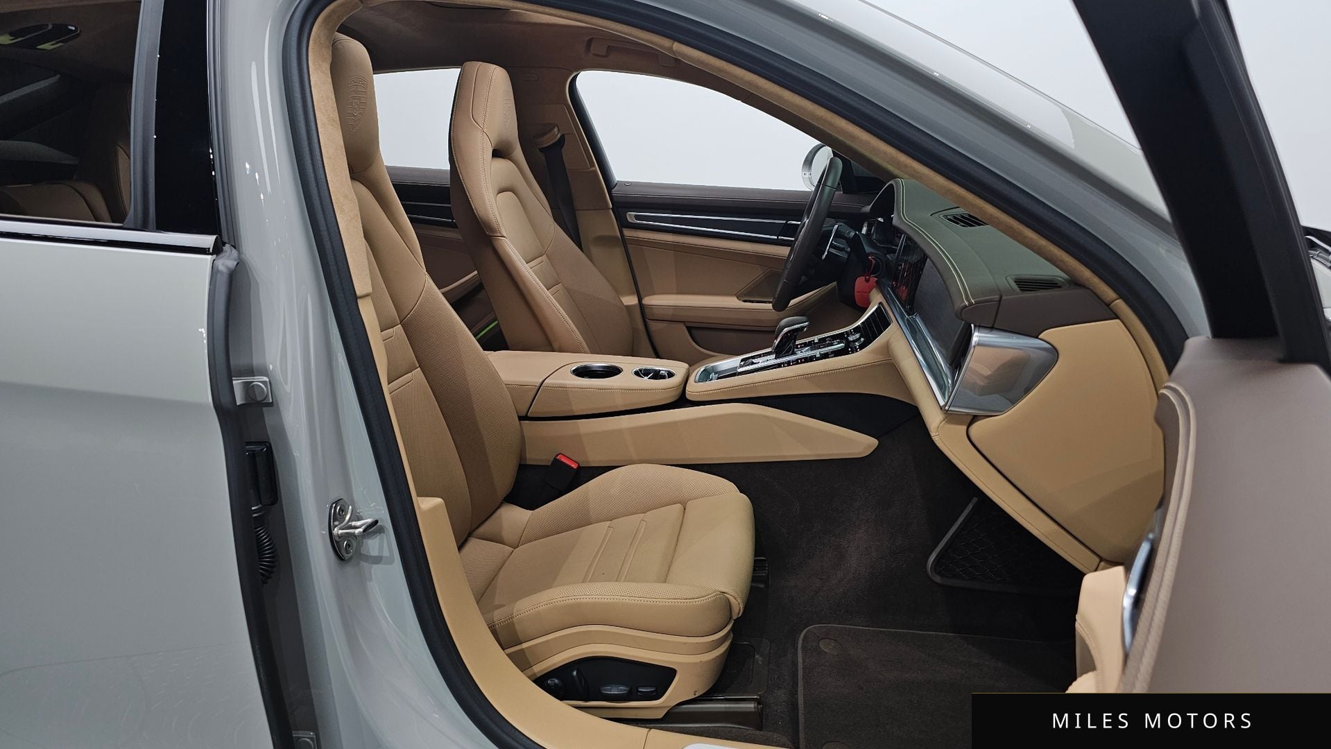 Porsche Panamera 2023 — миниатюра 12