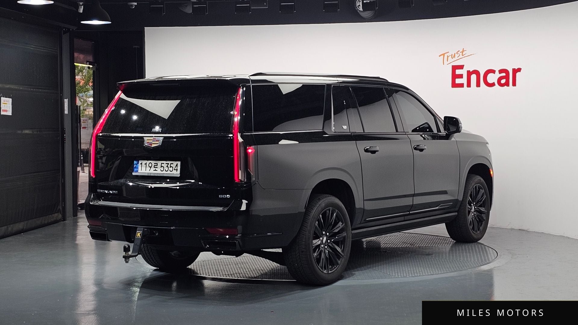 Cadillac Escalade 2023 — миниатюра 2