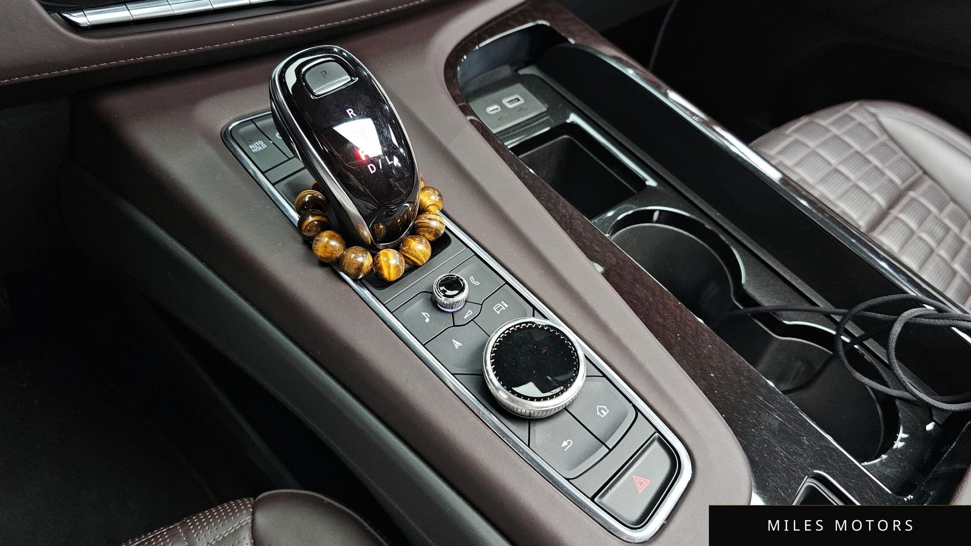 Cadillac Escalade 2023 — миниатюра 9