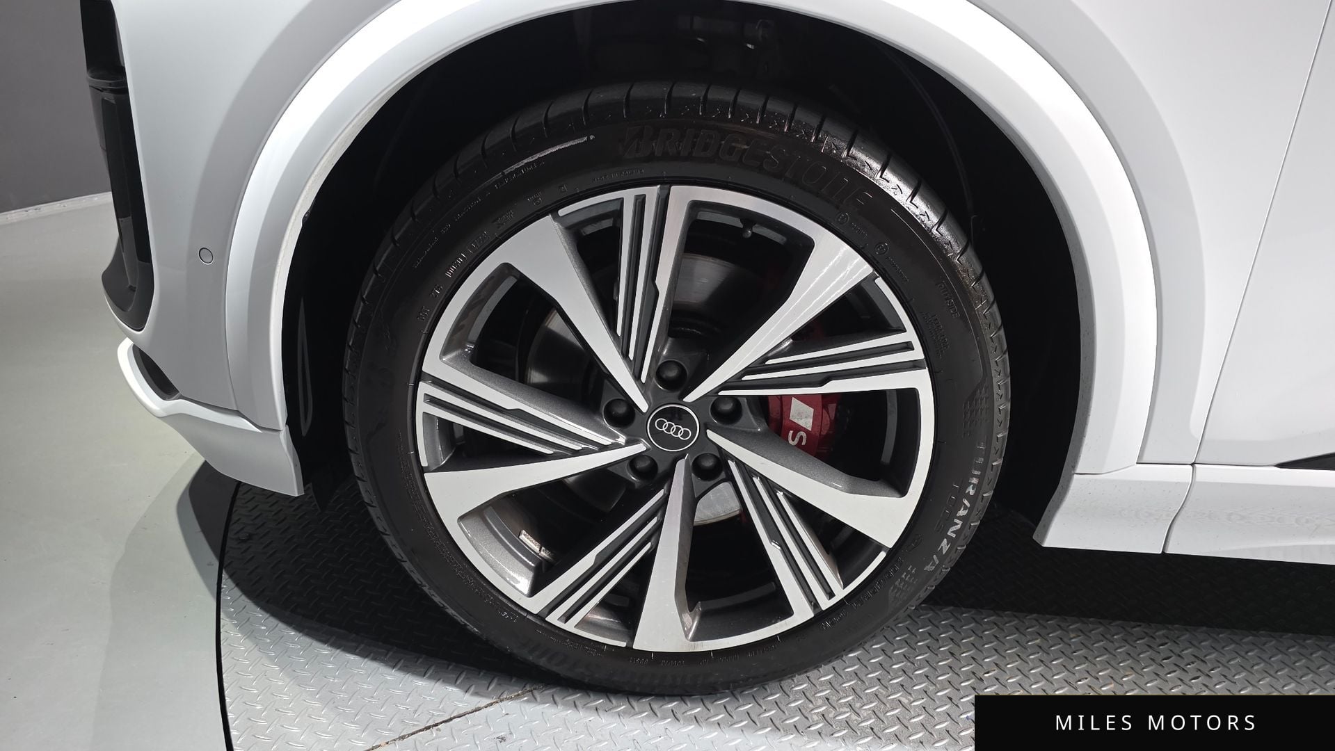Audi SQ6 e-tron 2025 — миниатюра 5