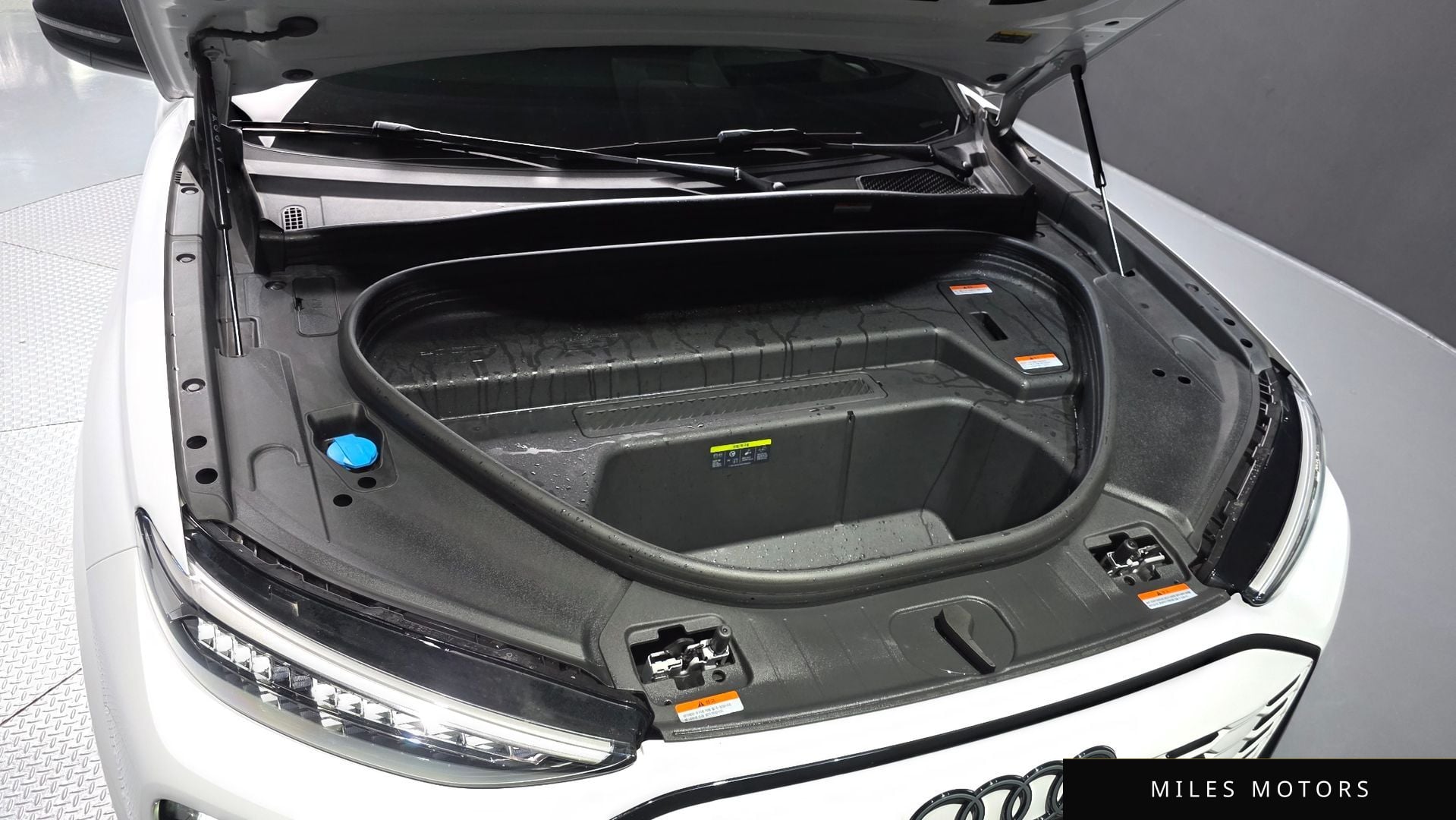 Audi SQ6 e-tron 2025 — миниатюра 6