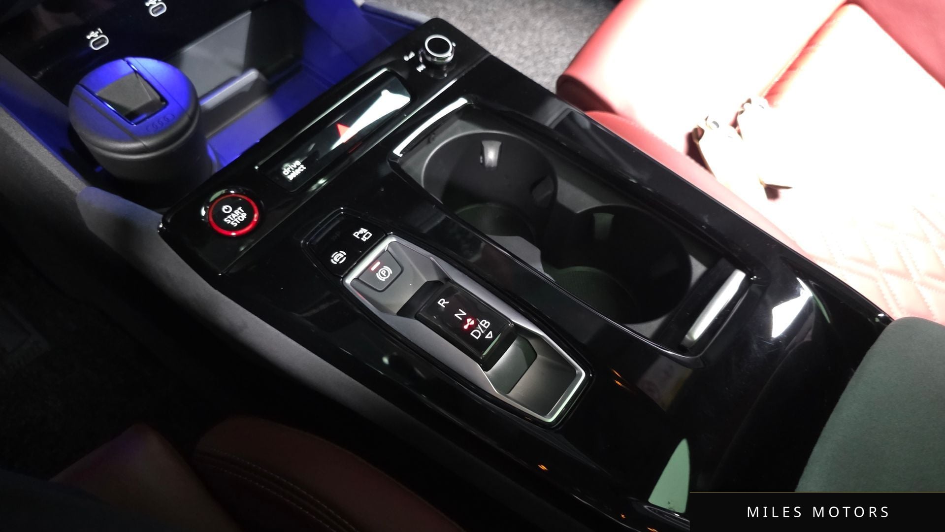 Audi SQ6 e-tron 2025 — миниатюра 12