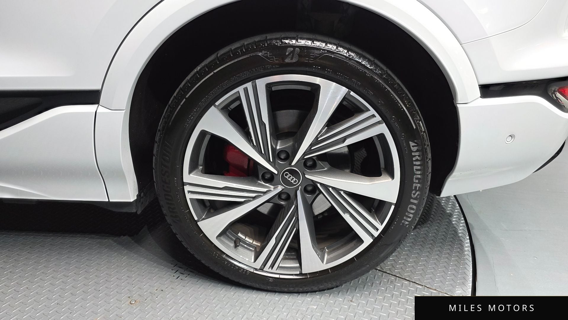 Audi SQ6 e-tron 2025 — миниатюра 7