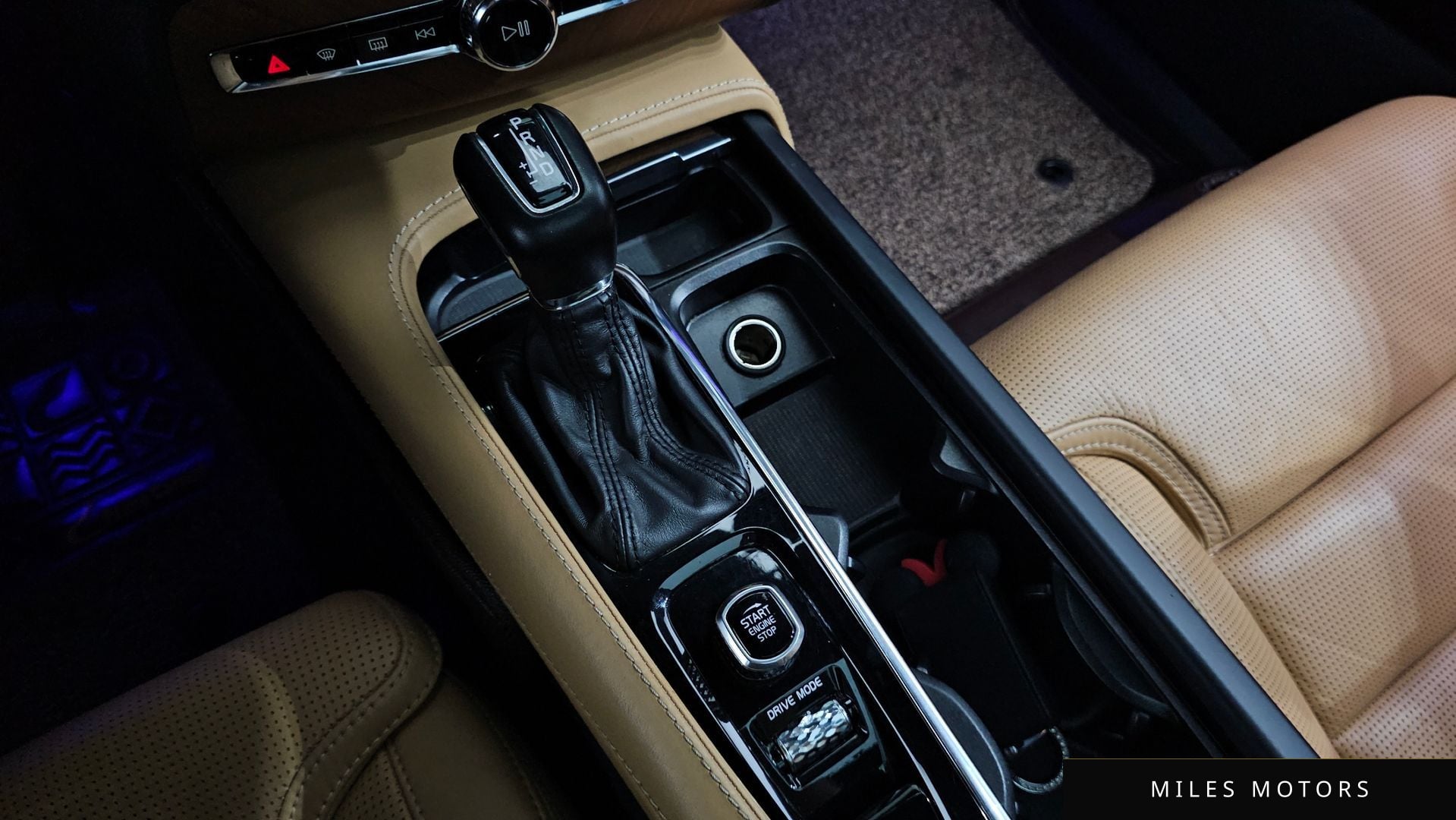 Volvo XC90 2018 — миниатюра 9