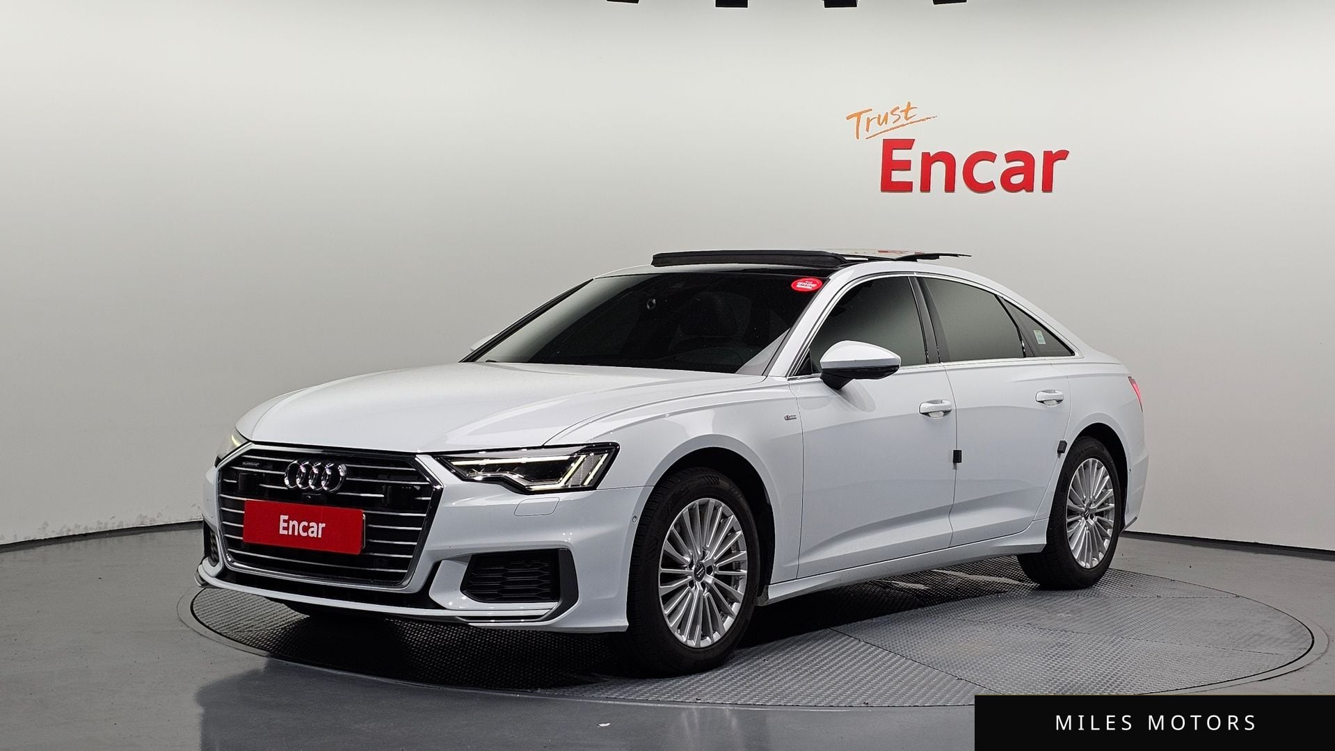 Audi A6 (C8) 2020 — фото 1 из 12