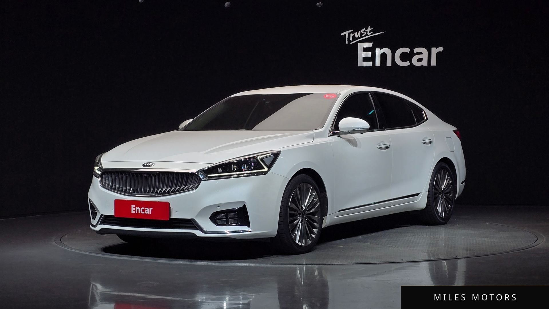Kia K7 2017 — фото 1 из 12