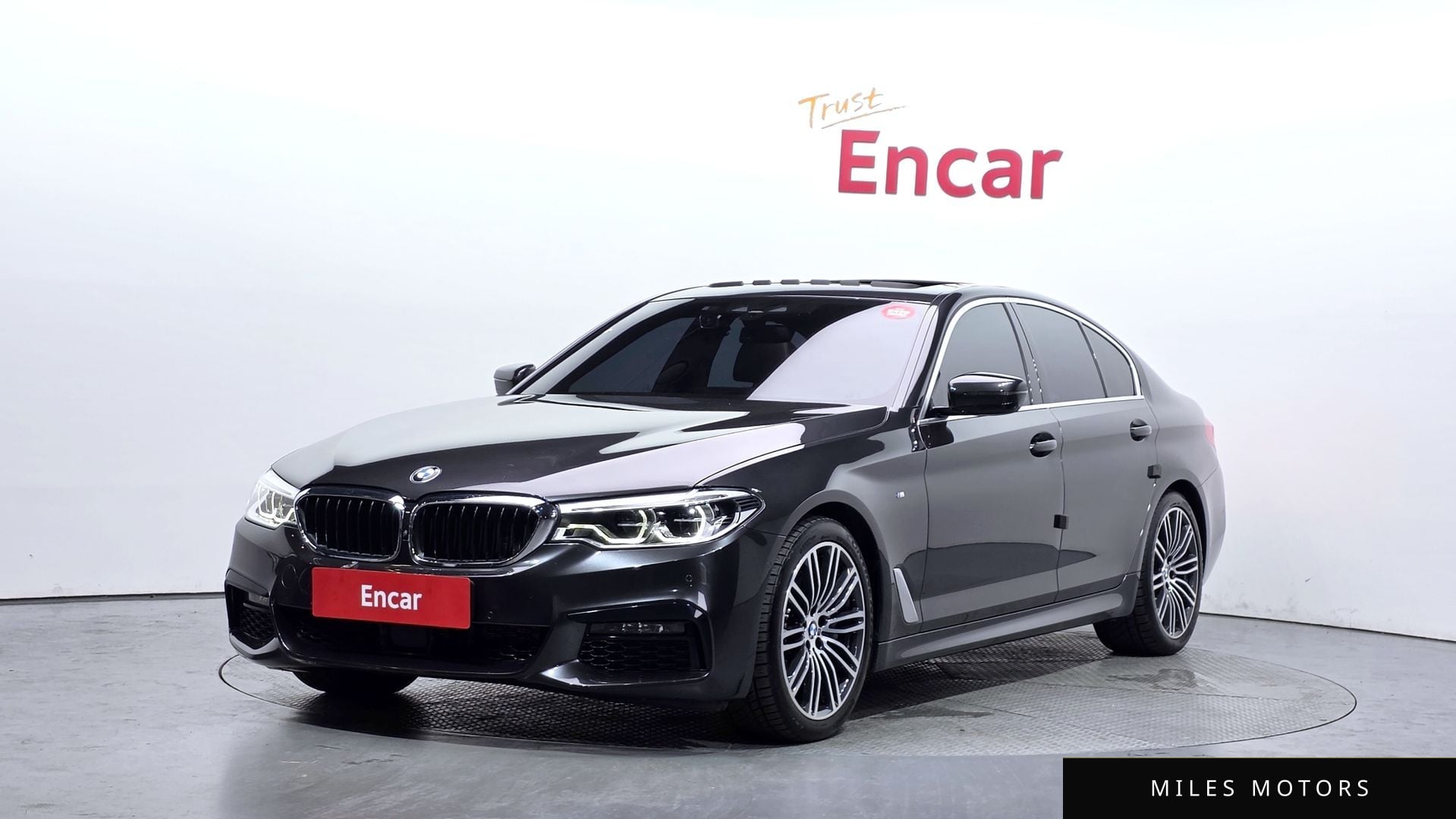 BMW 5 Series (G30) 2019 — фото 1 из 12