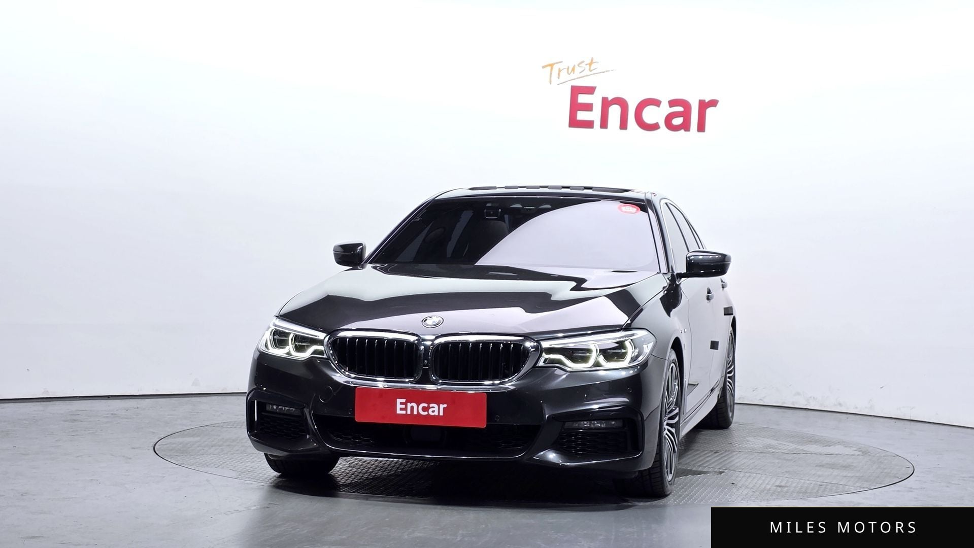 BMW 5 Series (G30) 2019 — миниатюра 3