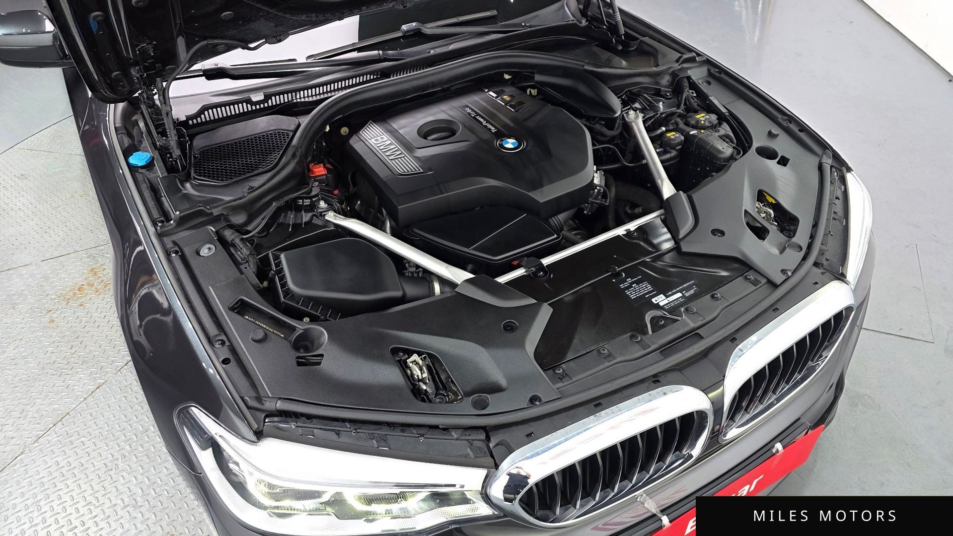 BMW 5 Series (G30) 2019 — миниатюра 6