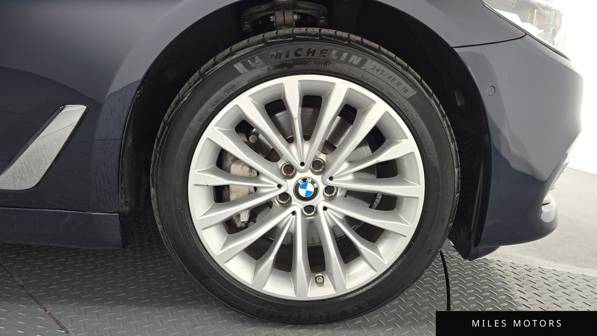BMW 5 Series (G30) 2020 — миниатюра 7