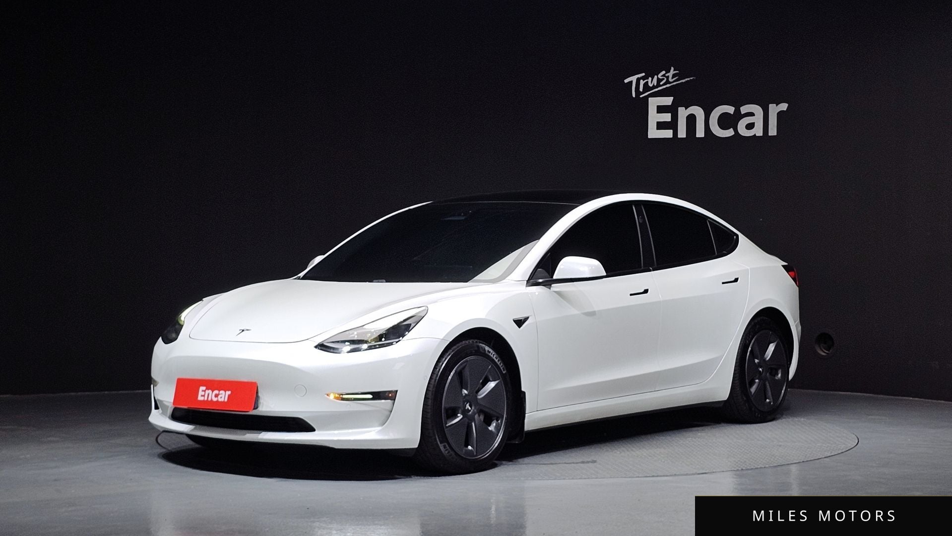 Tesla Model 3 2021 — фото 1 из 12