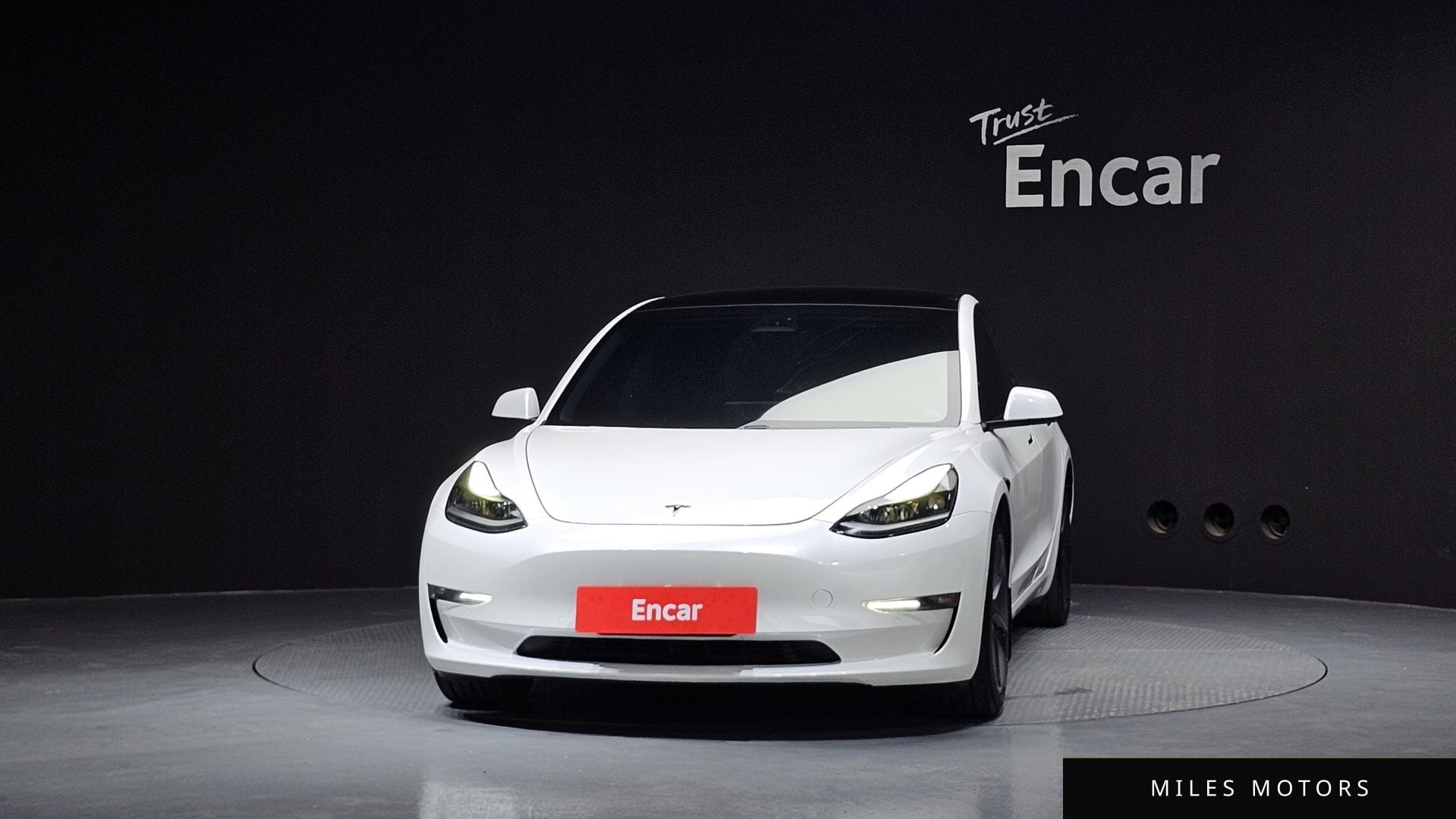 Tesla Model 3 2021 — миниатюра 3