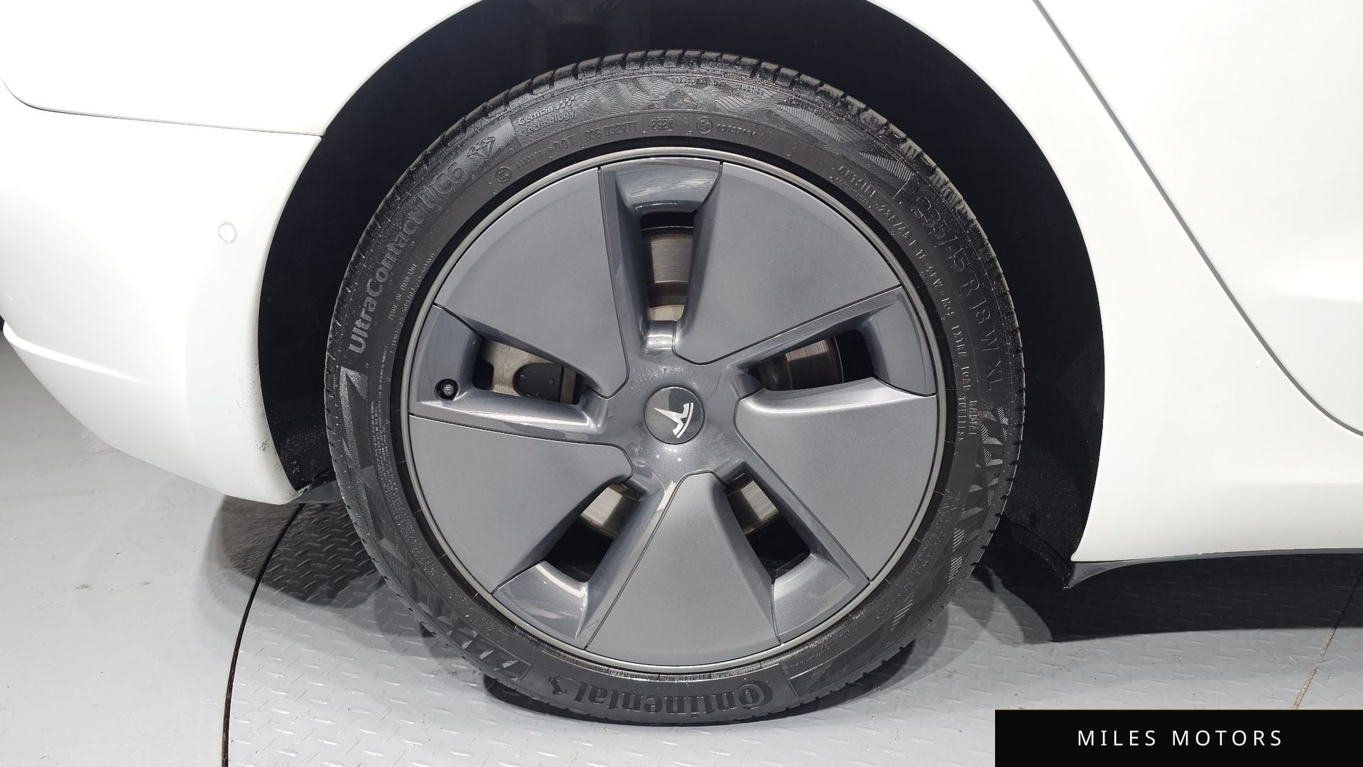 Tesla Model 3 2021 — миниатюра 5