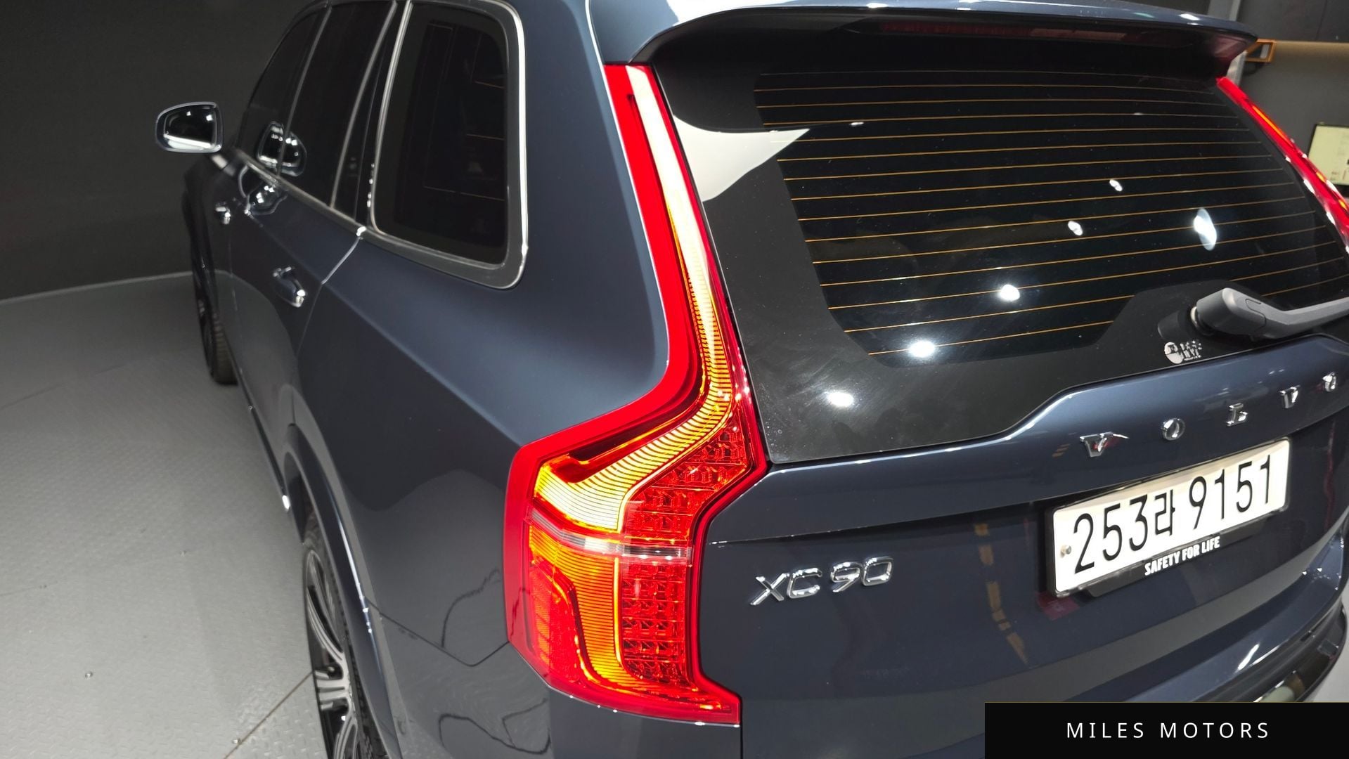 Volvo XC90 2023 — миниатюра 9
