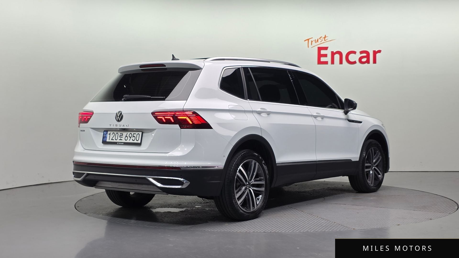 Volkswagen Tiguan 2023 — миниатюра 2