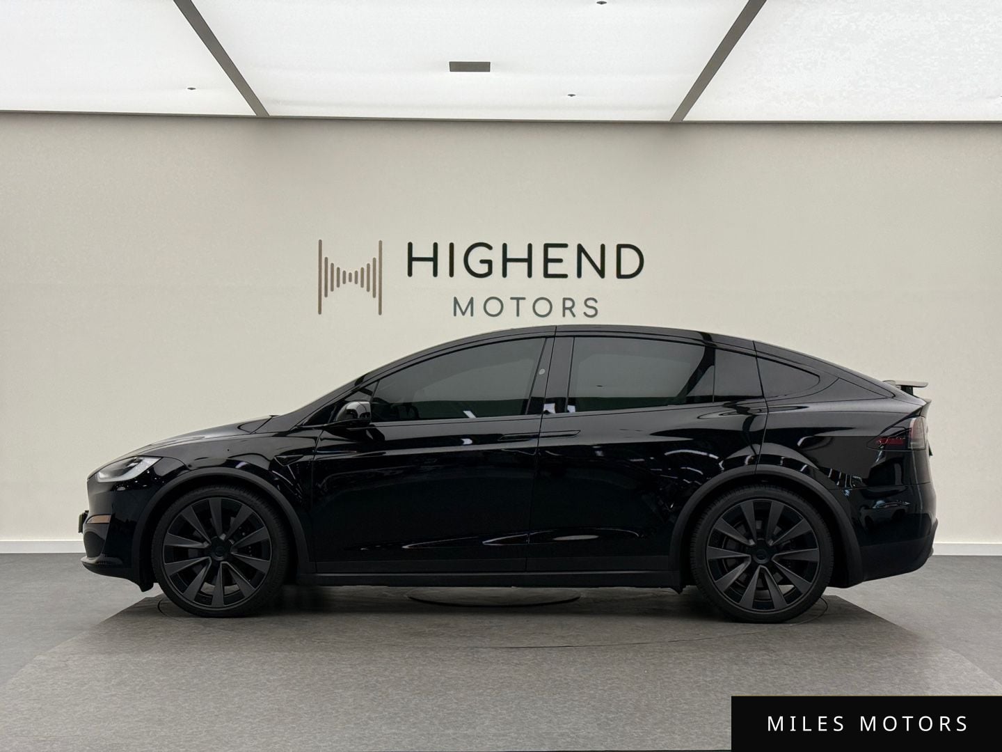 Tesla Model X 2023 — миниатюра 4