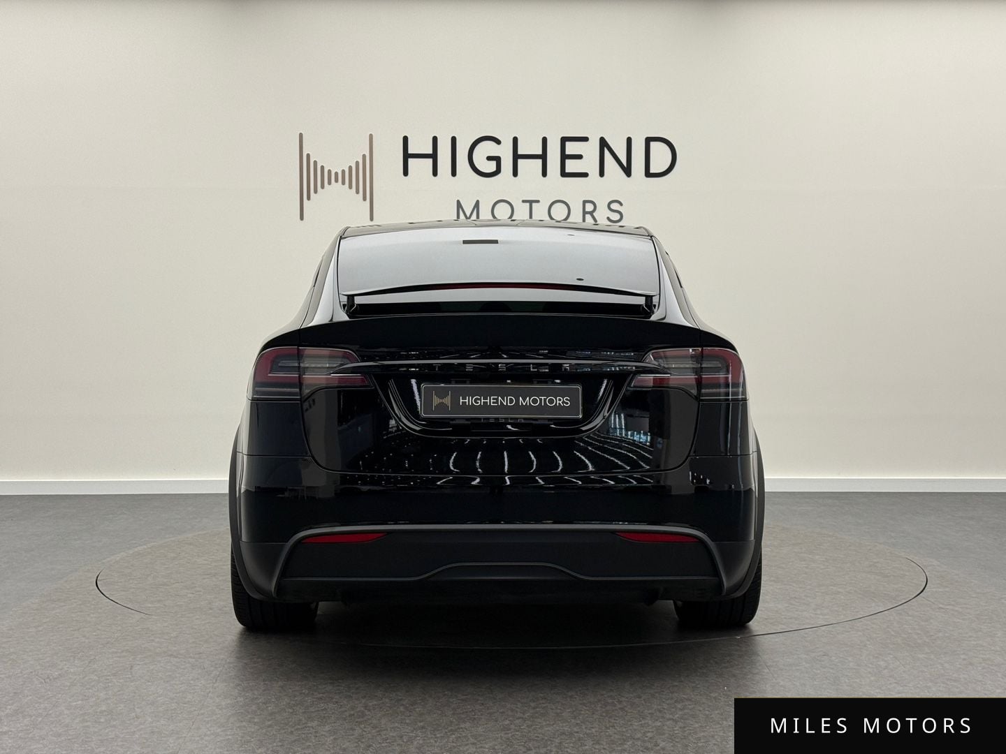 Tesla Model X 2023 — миниатюра 5